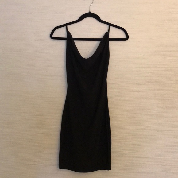 Backless LBD - Picture 2 of 8